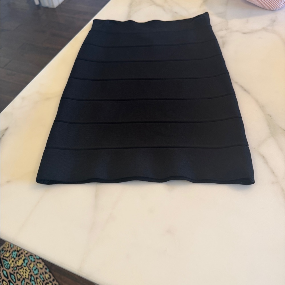 BCBGMaxAzria Black Horizontal Panel Bandage Mini Skirt